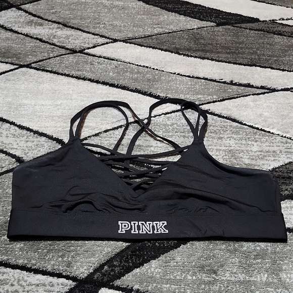 VS PINK 2017 ULTIMATE BLACK STRAPPY V-NECK SILVER REFLECTIVE LOGO SPORTS BRA - Picture 1 of 9